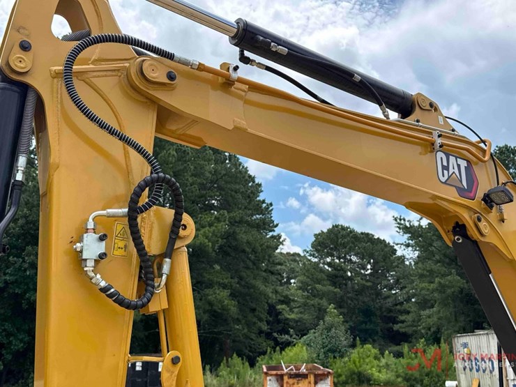 caterpillar-305.5-image-8