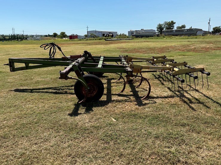 john-deere-100-image-2