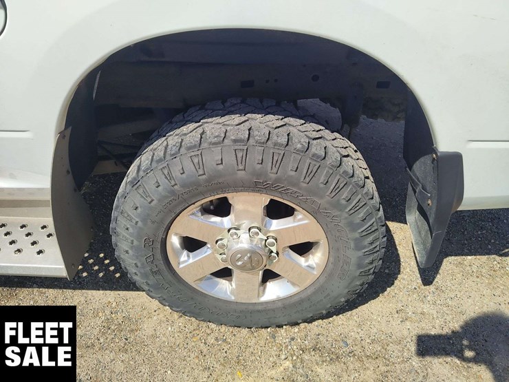 2014-ram-2500-slt-image-27