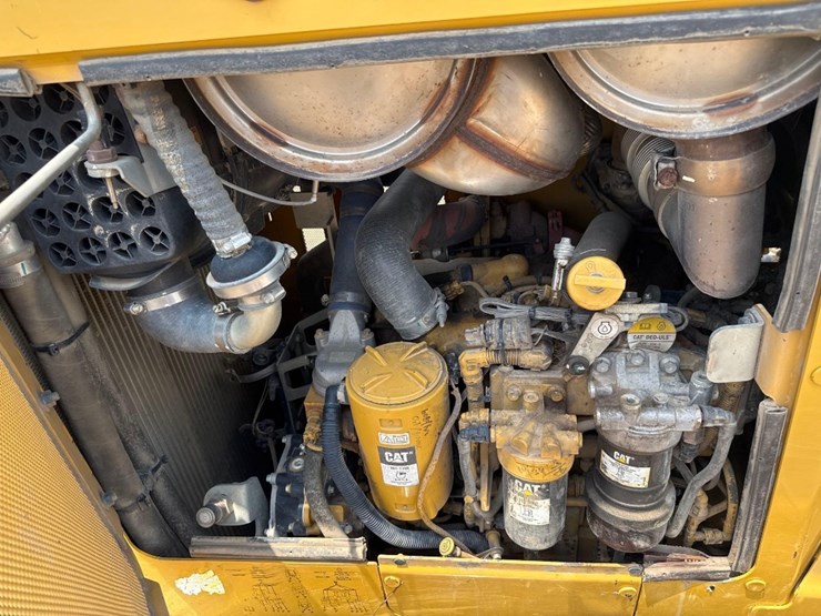 2019-caterpillar-d6k2-lgp-image-25
