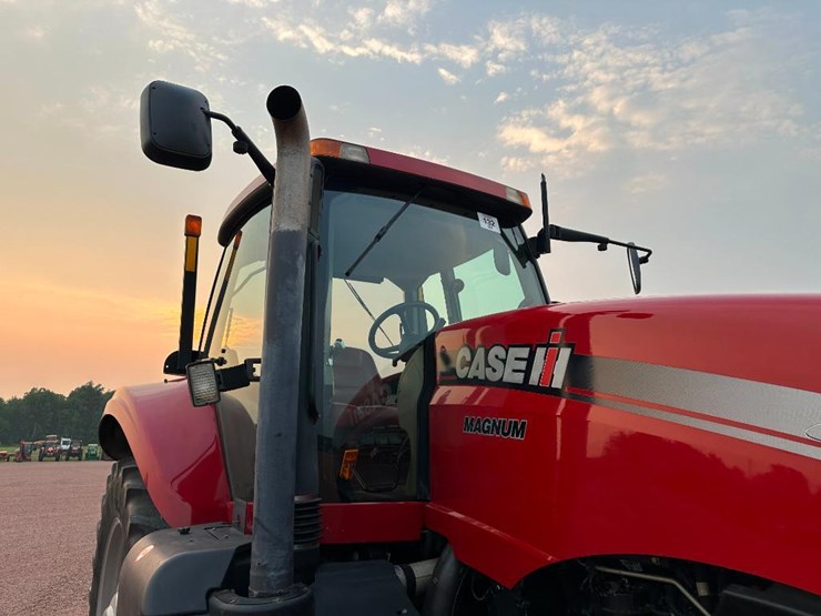 2012-case-ih-magnum-260-image-18