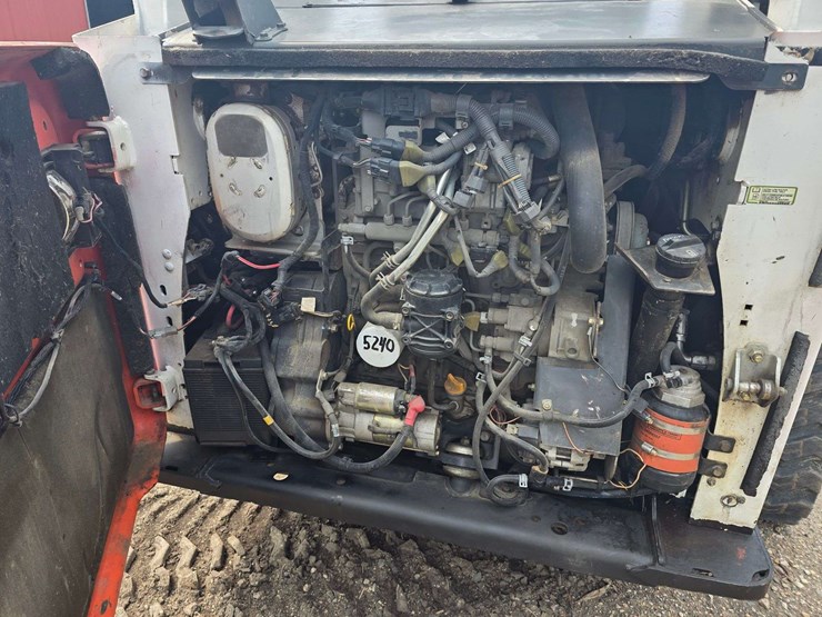 2013-bobcat-t750-image-25