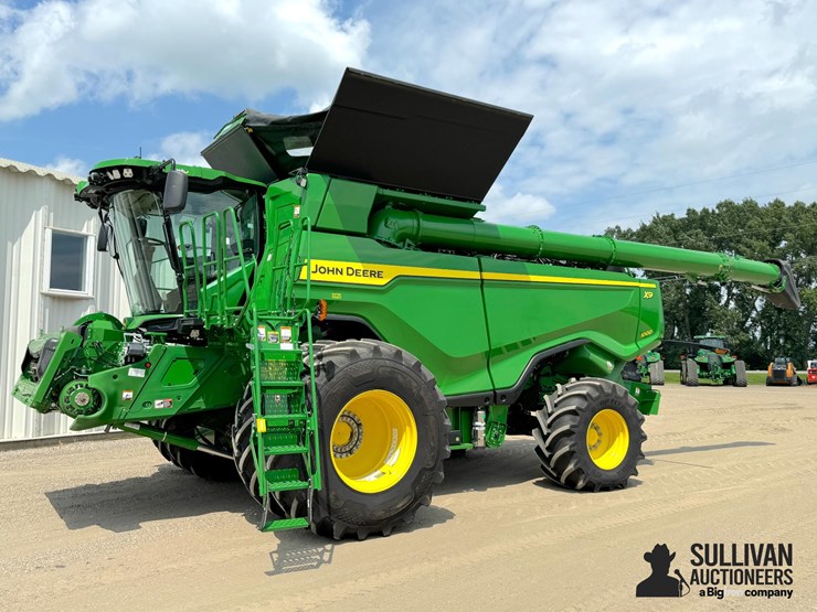 2023-john-deere-x9-1000-image-1