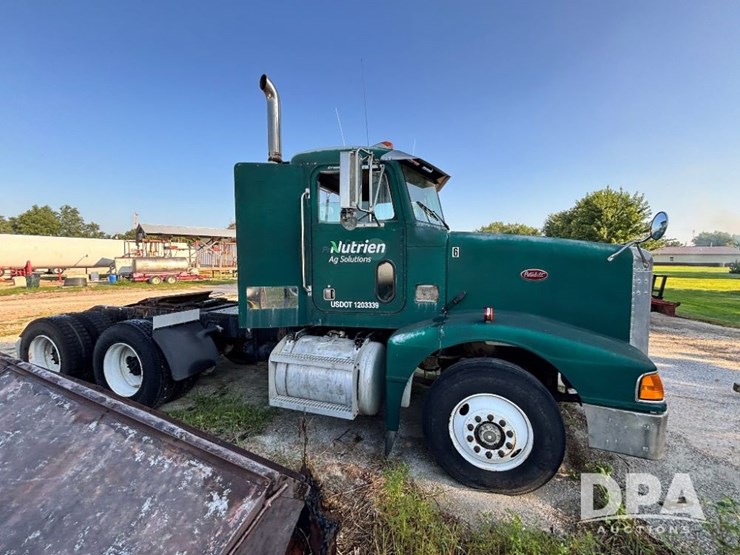 1993-peterbilt-377-image-5