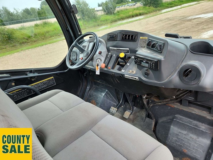 2011-kubota-rtv1100-image-14