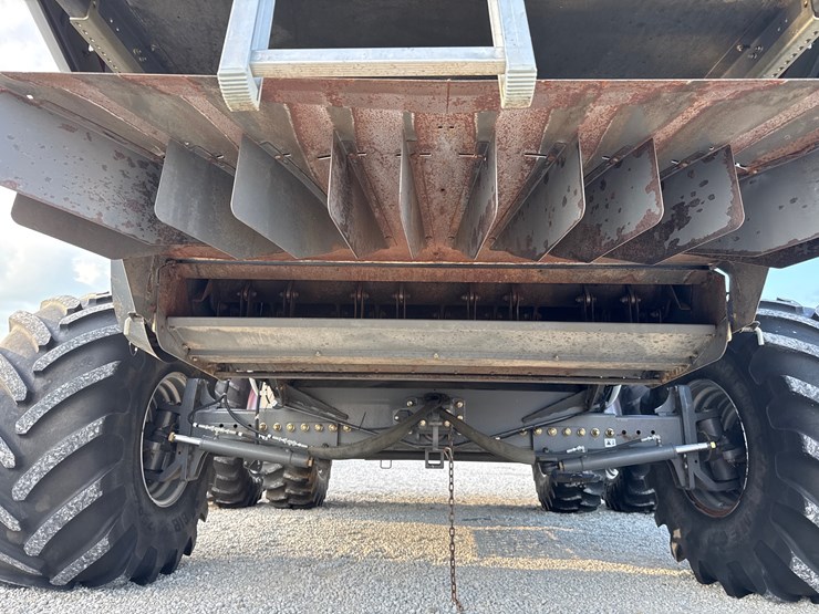 2012-massey-ferguson-9540-image-17