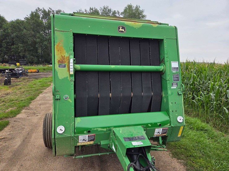 2007-john-deere-568-image-2