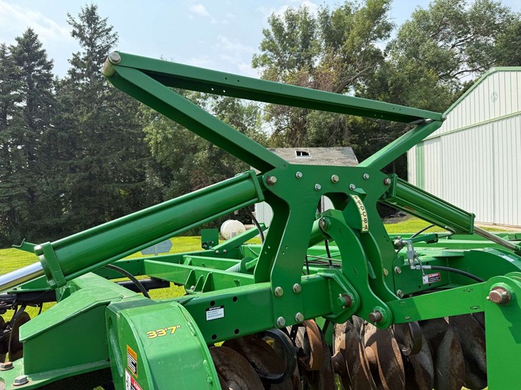 2013-john-deere-2623-image-44