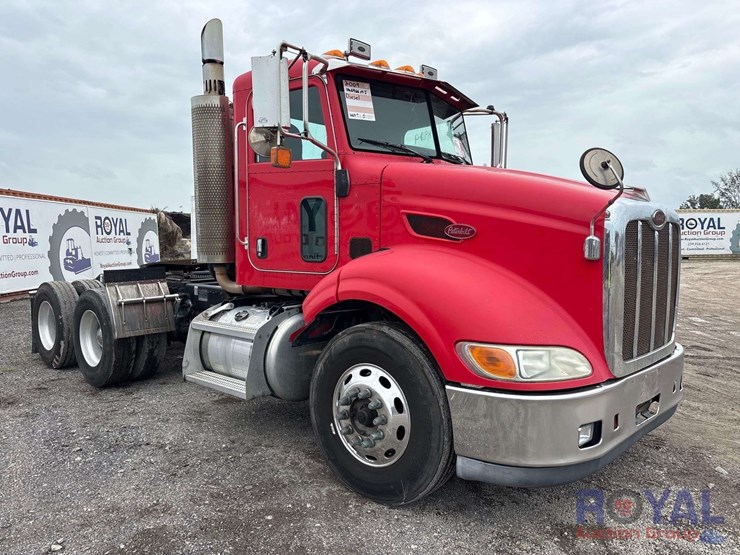 2009-peterbilt-384-image-2