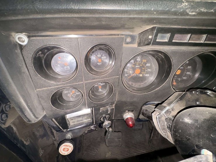 1984-caterpillar-3208-image-54