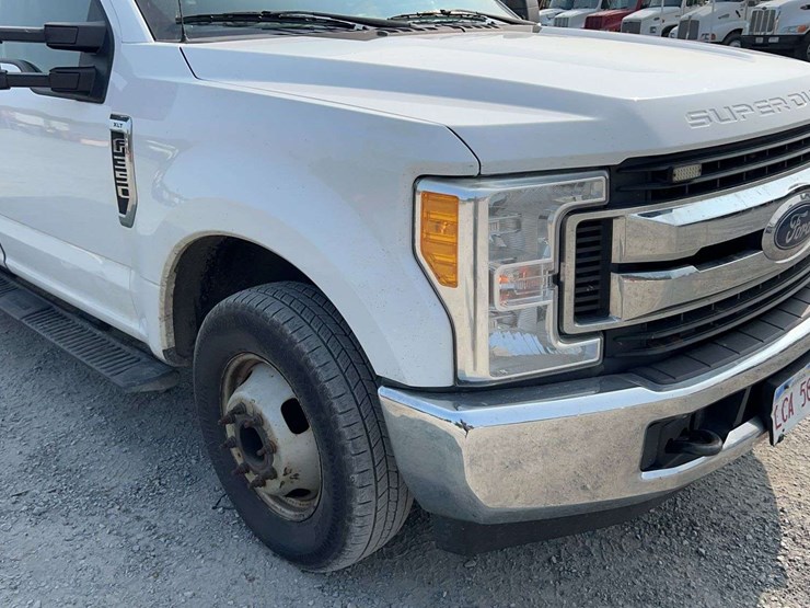 2017-ford-f350-image-37