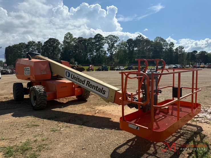 2015-jlg-600s-image-4