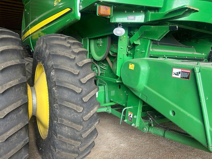 2011-john-deere-9770-sts-image-4