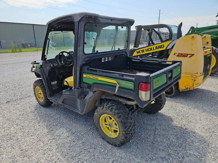 2019-john-deere-gator-image-11