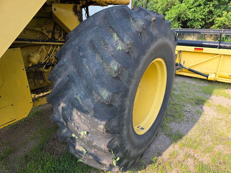 new-holland-tr87-image-28