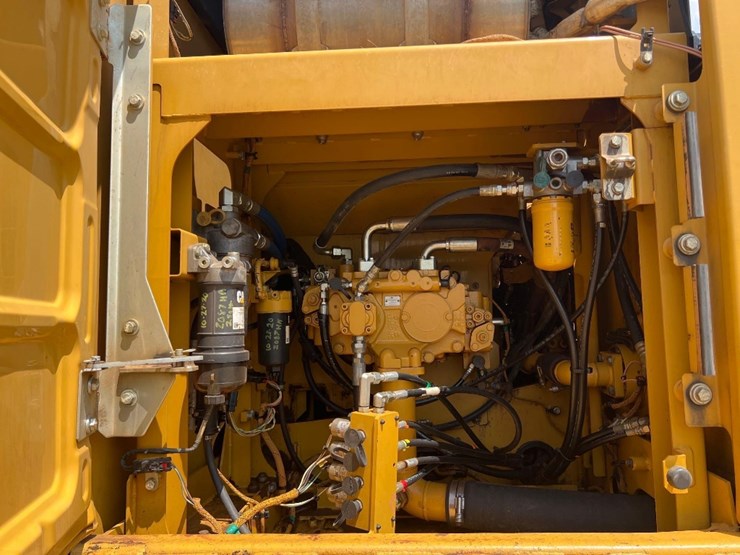 caterpillar-320fl-image-26