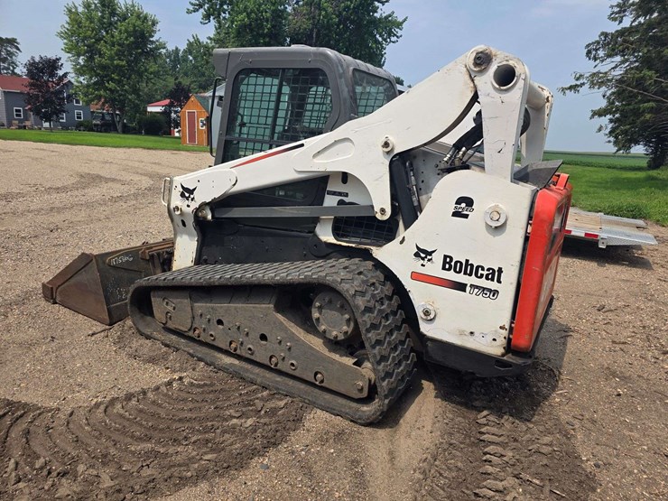 2013-bobcat-t750-image-11