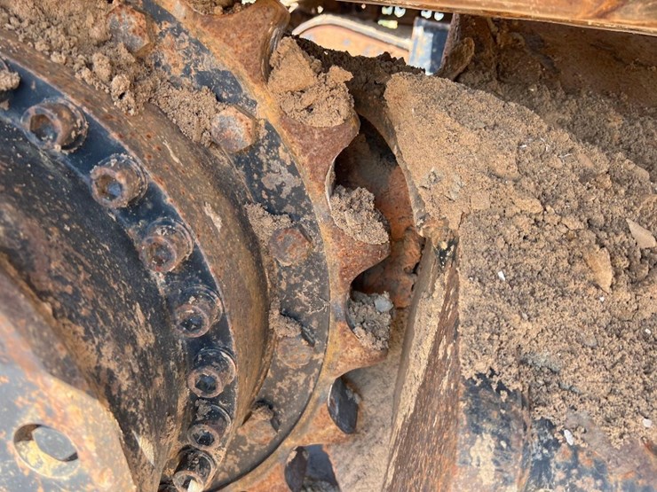 caterpillar-325fl-image-10