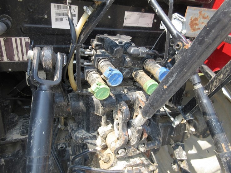case-ih-farmall-105c-image-9