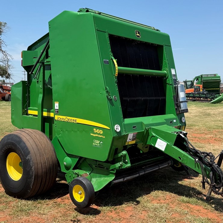 JOHN DEERE 569