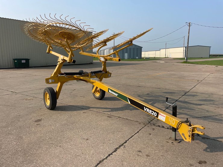 2023-vermeer-vr820-image-1