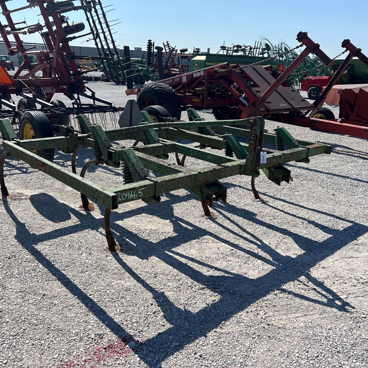 JOHN DEERE 1600