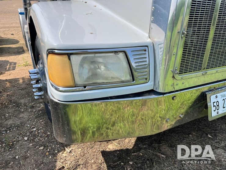 1993-peterbilt-377-image-19
