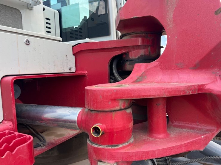 2022-takeuchi-tb2150-image-17