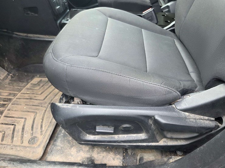 2021-ford-explorer-image-16