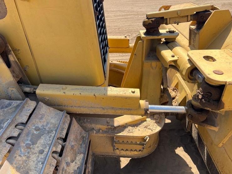 2004-caterpillar-d3g-xl-image-20