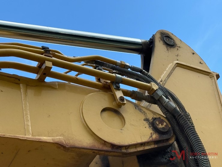 2019-caterpillar-310-image-13
