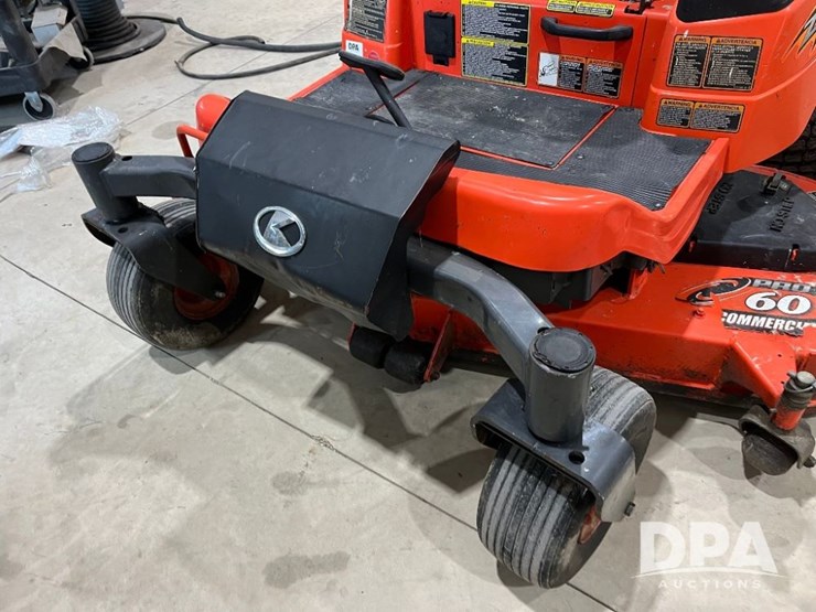 kubota-zd326-image-11