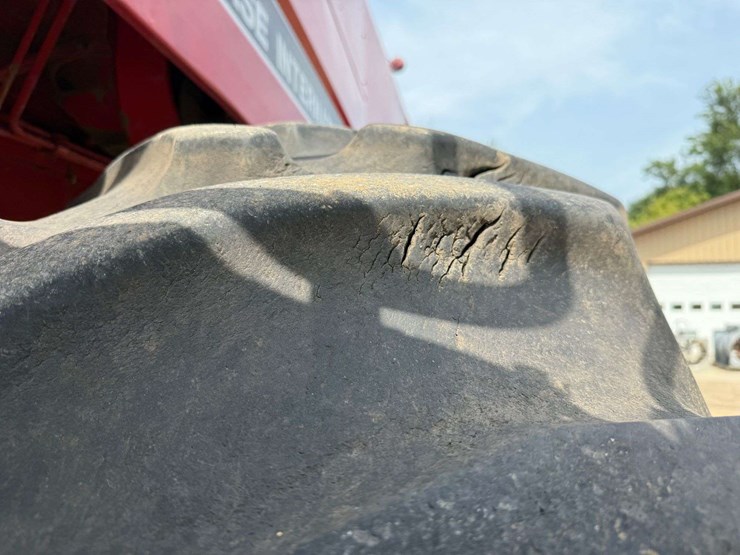1990-case-ih-1680-image-15
