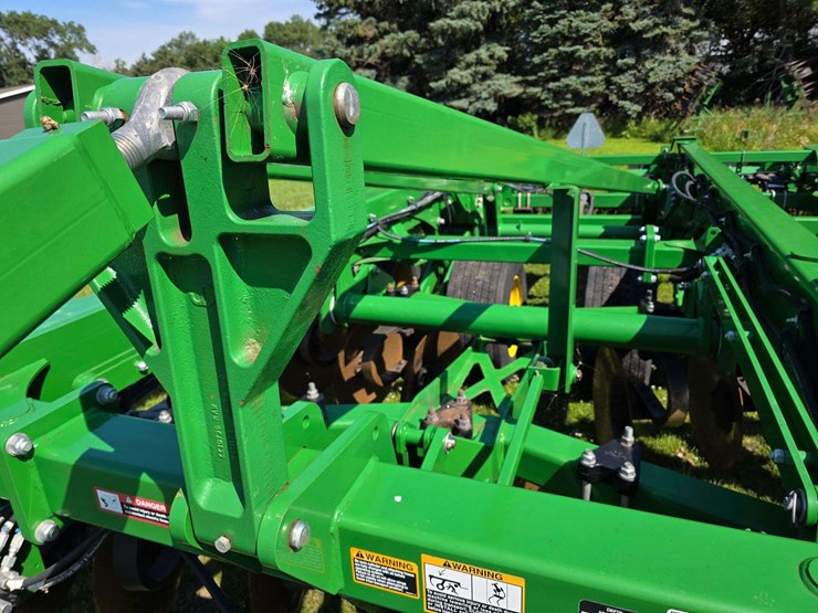 2016-john-deere-18-image-29