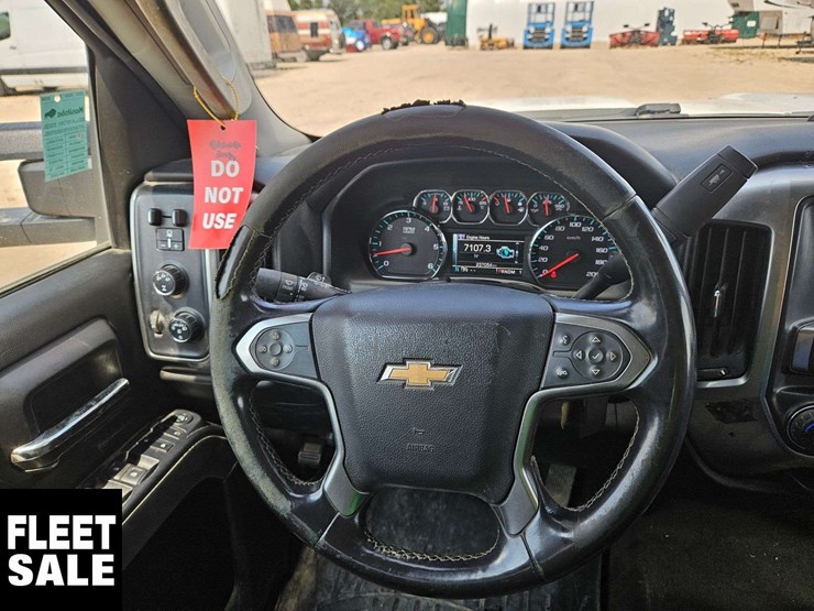 2015-chevrolet-silverado-3500hd-image-26