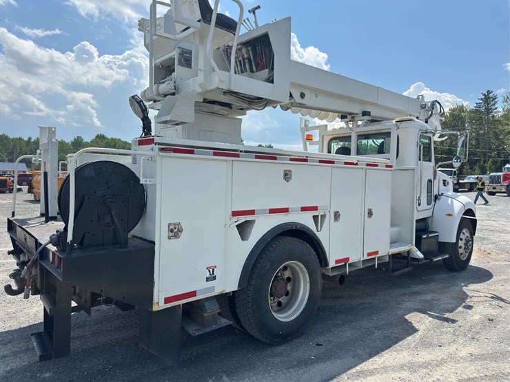2007-peterbilt-pb335-s/a-auger-truck-image-3