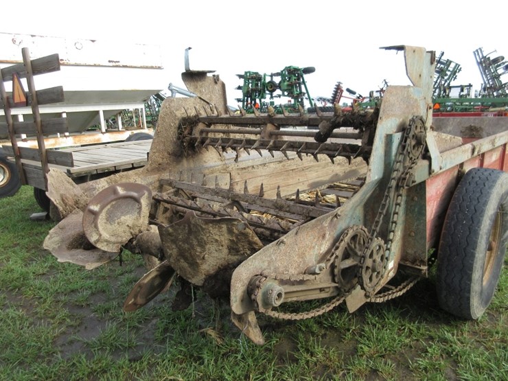 new-idea-manure-spreader-image-4