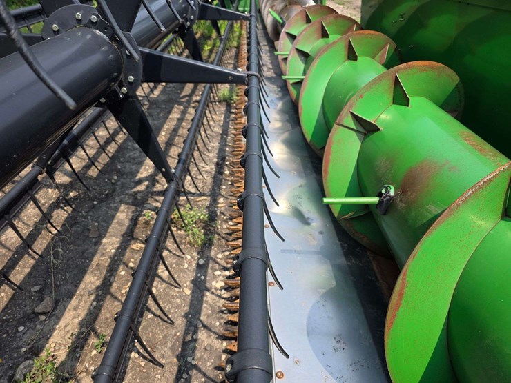 john-deere-630f-image-12