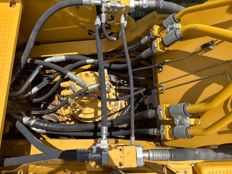 2015-caterpillar-336fl-image-29