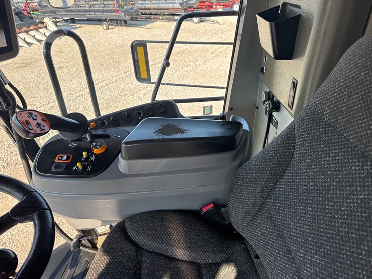 2012-massey-ferguson-9540-image-18