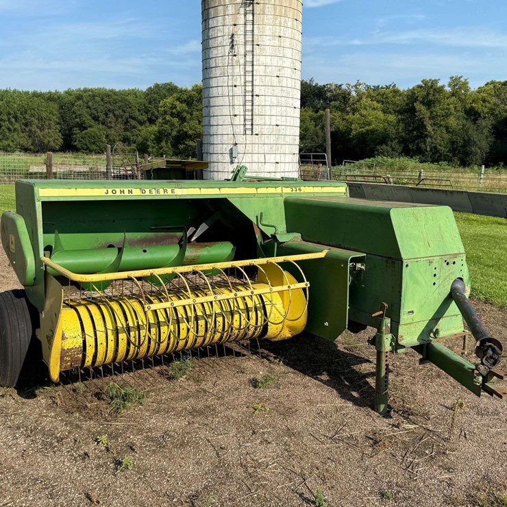 JOHN DEERE 336