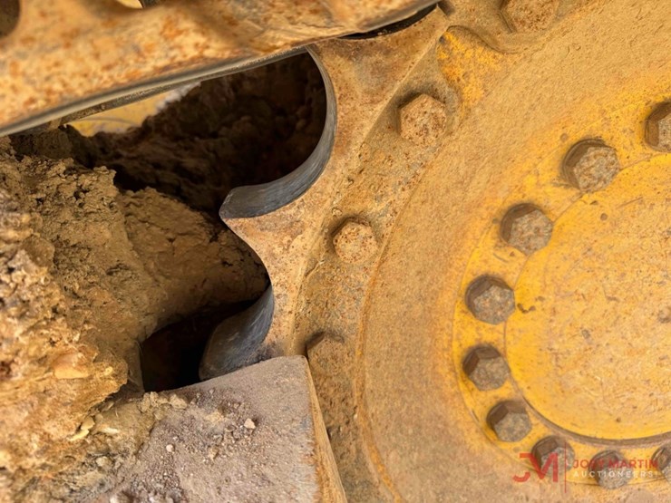 2015-deere-700k-lgp-image-17