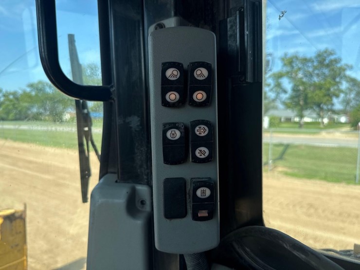 2018-caterpillar-d6t-lgp-image-28