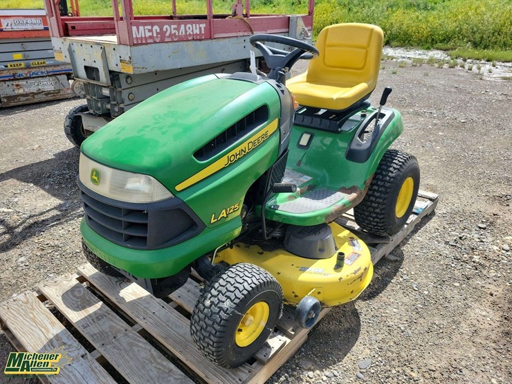 john-deere-la100-image-6