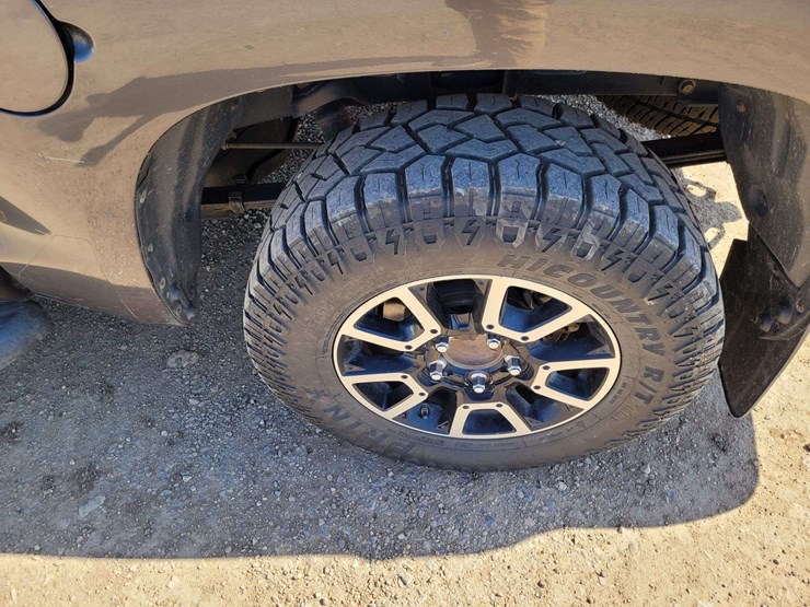 2019-toyota-tundra-sr5-image-19