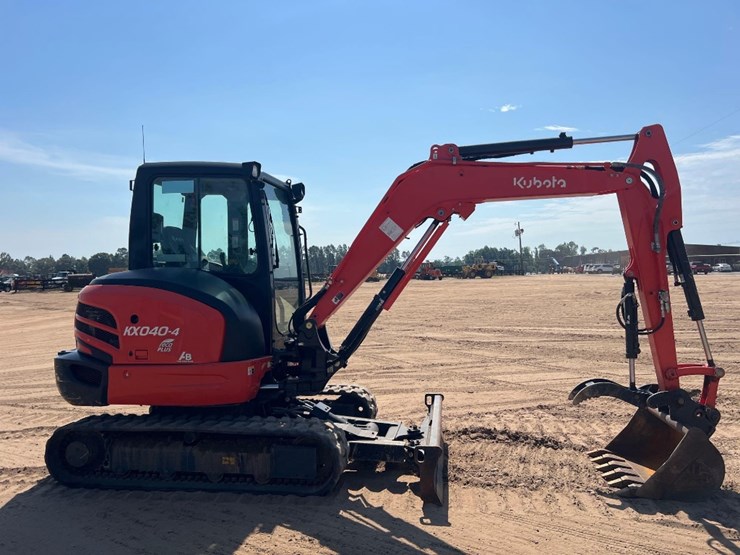 2022-kubota-kx040-4-image-5