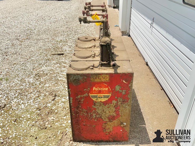 standard-oil-service-steel-rectangular-oil-tanks-w/-hand-pumps-image-8