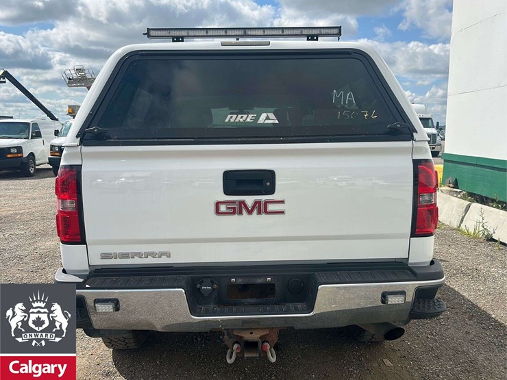 2016-gmc-sierra-2500hd-image-12