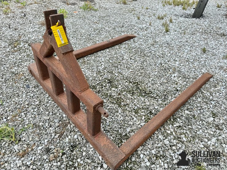 shop--built-3-pt-bale-carrier-image-5