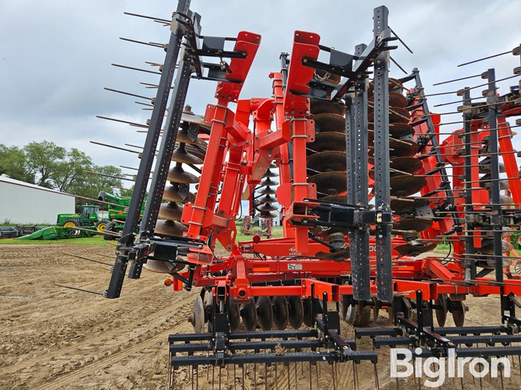 2012-kuhn-krause-8200-flex-wing-tandem-disk-harrow-image-18